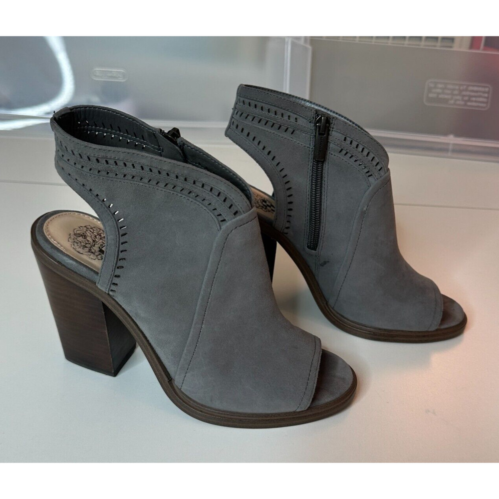 Vince Camuto Gray Koral Laser Cut Suede Open Toe Block Heel Booties Zip size 7
